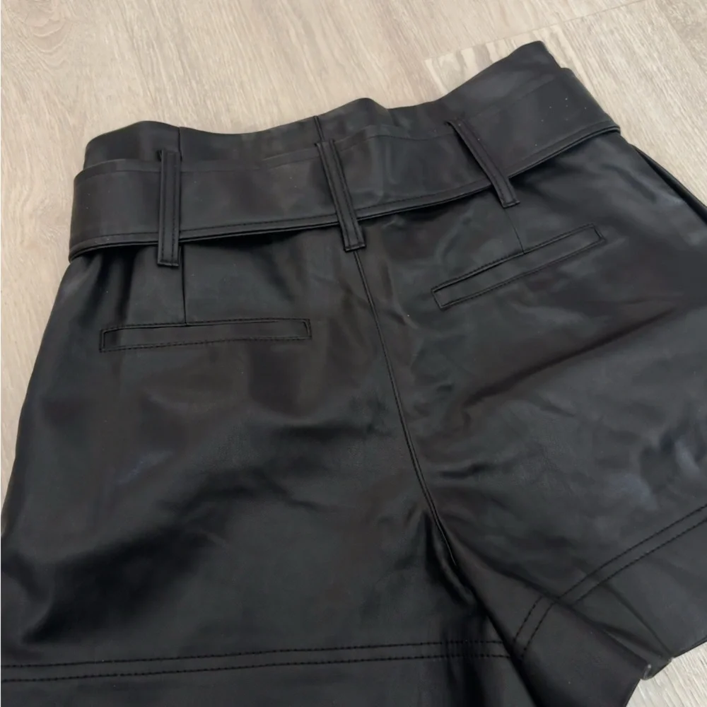 ｛Zara｝ Black Leather-Style Shorts（S size） - Picture 6 of 8